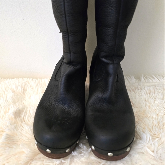 UGG Black Leather Sheepskin Lined Wood Heel Boots size 8 - Picture 6 of 14